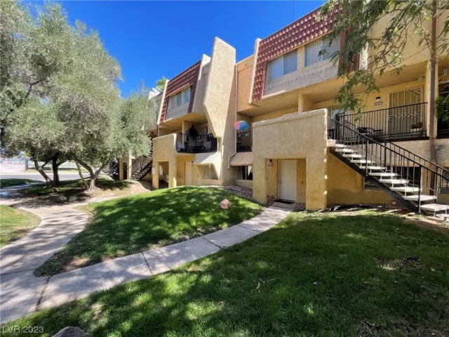 MLS: 2530302 Condo For Sale