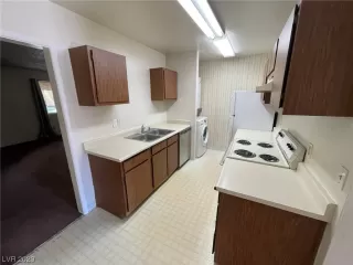 Photo #2: 2530302 Listing 