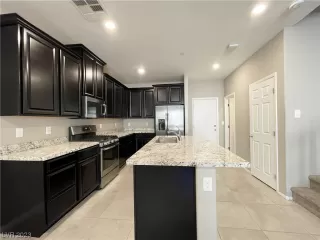 Photo #4: 2530362 Listing 