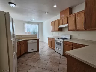 Photo #4: 2530370 Listing 