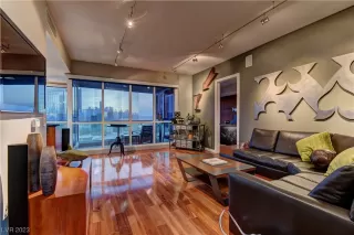 Photo #3: 2530375 Listing