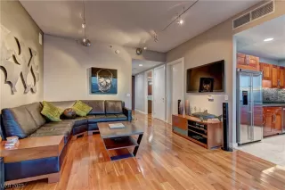 Photo #5: 2530375 Listing