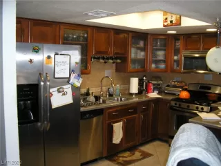 Photo #3: 2530383 Listing