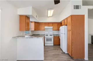 Photo #4: 2530393 Listing