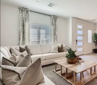 Photo #3: 2530404 Listing 