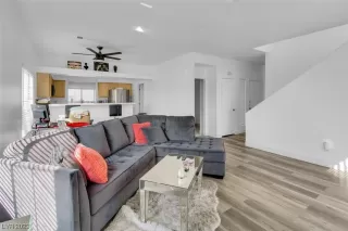 Photo #4: 2530409 Listing 