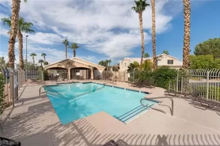 Photo #3: 2530422 Listing 