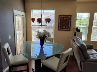 Photo #6: 2530431 Listing