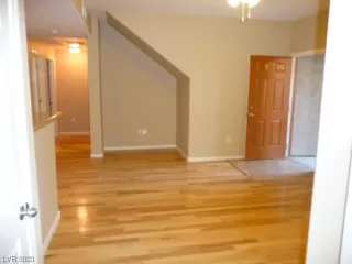 Photo #4: 2530459 Listing 