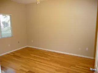 Photo #5: 2530459 Listing 