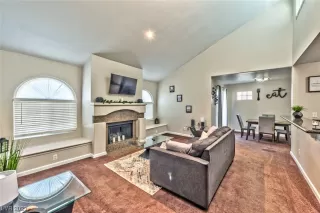 Photo #5: 2530502 Listing