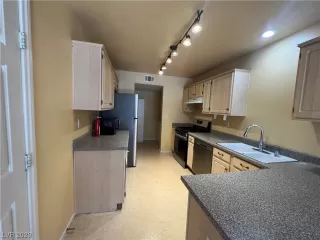 Photo #5: 2530549 Listing 