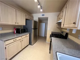 Photo #6: 2530549 Listing 