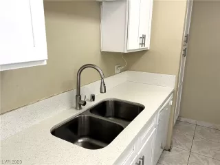 Photo #6: 2530558 Listing