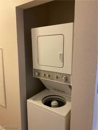 Photo #3: 2530574 Listing