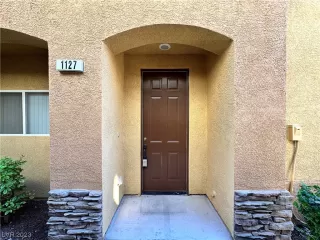 Photo #4: 2530577 Listing