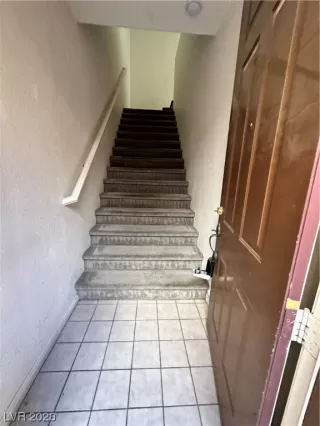 Photo #5: 2530577 Listing