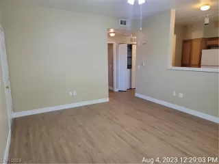 Photo #3: 2530589 Listing 
