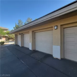 Photo #1: 2530600 Listing 