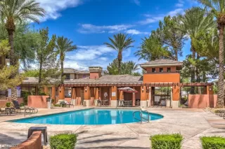 Photo #2: 2530600 Listing 