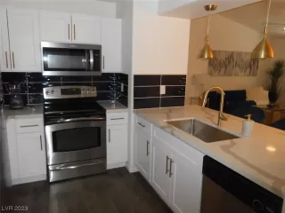 Photo #4: 2530640 Listing 