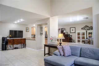 Photo #4: 2530678 Listing