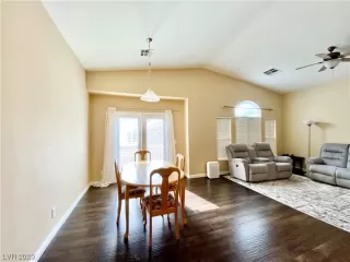 Photo #3: 2530705 Listing