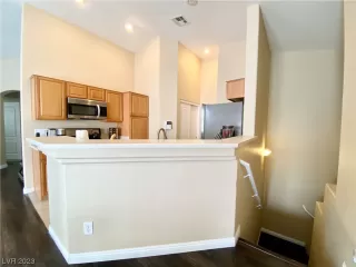 Photo #5: 2530705 Listing