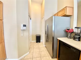 Photo #6: 2530705 Listing