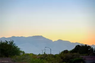 Photo #3: 2530723 Listing 