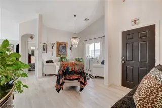 Photo #6: 2530736 Listing