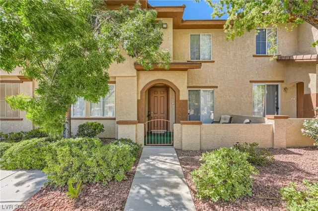 MLS: 2530738 Condo For Sale