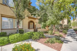 Photo #1: 2530738 Listing