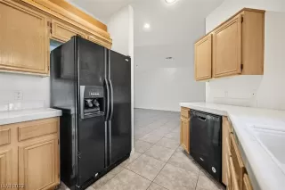 Photo #6: 2530803 Listing