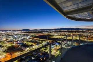 Photo #6: 2530860 Listing