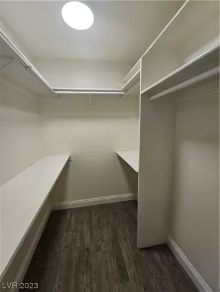 Photo #5: 2530924 Listing