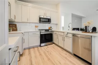 Photo #1: 2530935 Listing