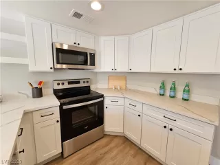Photo #5: 2530942 Listing 