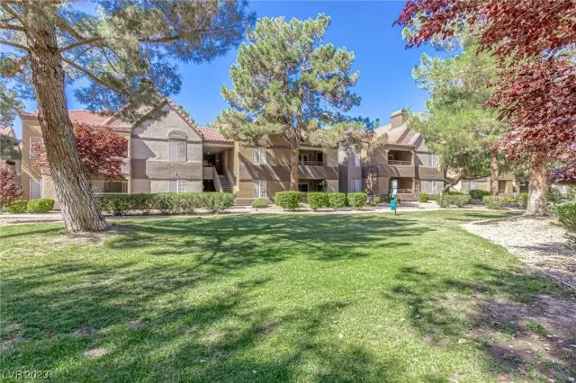 MLS: 2530961 Condo For Sale