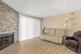 Photo #2: 2530961 Listing 