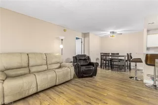 Photo #4: 2530961 Listing 