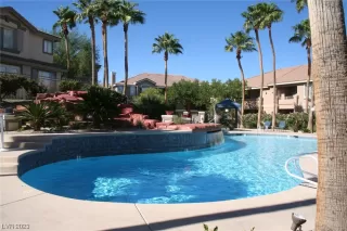 Photo #2: 2530966 Listing 