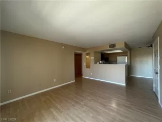 Photo #5: 2531021 Listing 