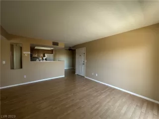 Photo #6: 2531021 Listing 