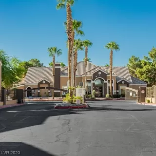 Photo #1: 2531059 Listing 