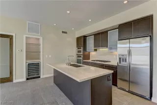 Photo #4: 2531065 Listing