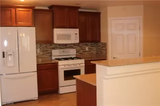 Photo #5: 2531082 Listing 