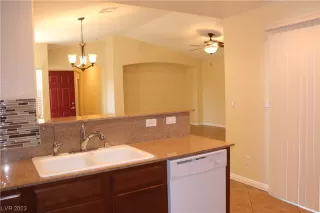 Photo #6: 2531082 Listing 