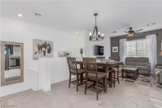 Photo #5: 2531187 Listing