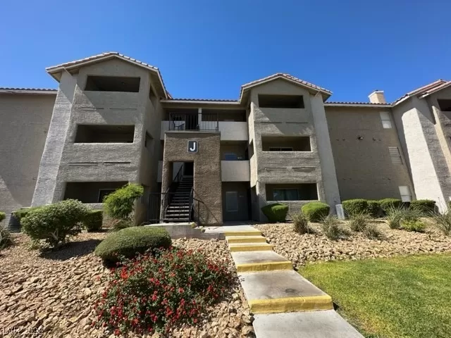 MLS: 2531198 Condo For Sale